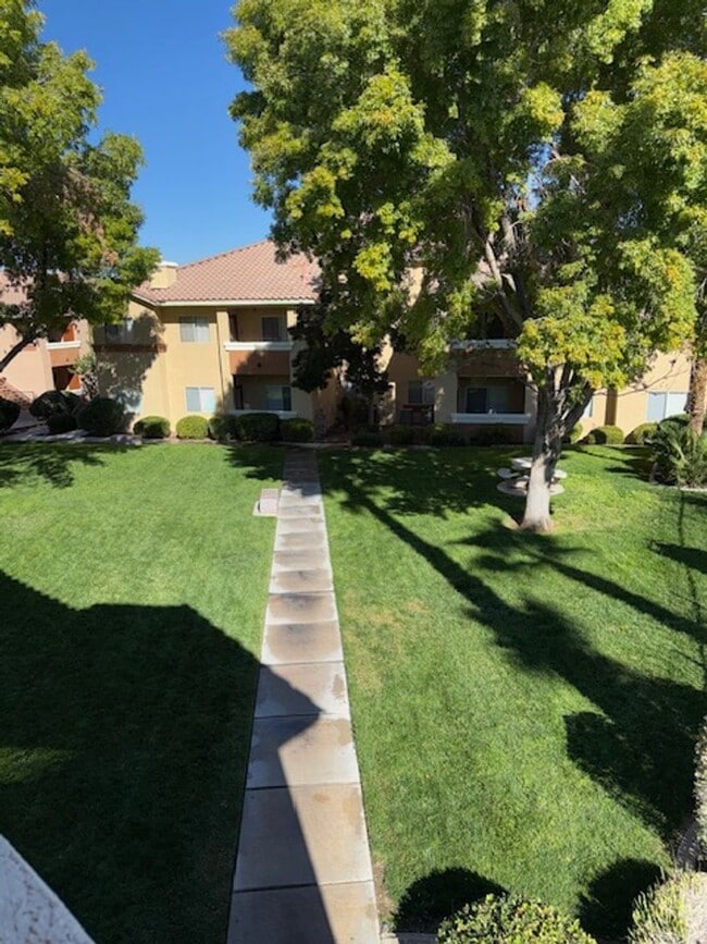 Building Photo - 2-BEDROOM, COND IN LAS VEGAS