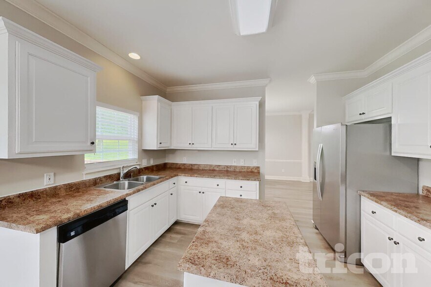 Building Photo - 1705 Walden Ct