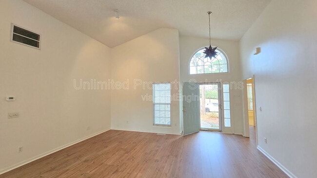 Building Photo - 426 Lansdowne Rd