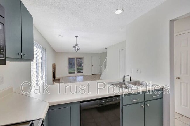 Building Photo - 4407 Great Oak Dr