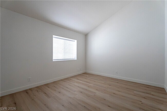 Building Photo - 356 Seine Way