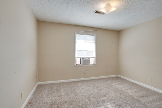 Building Photo - 6201 Friar Tuck Dr NW