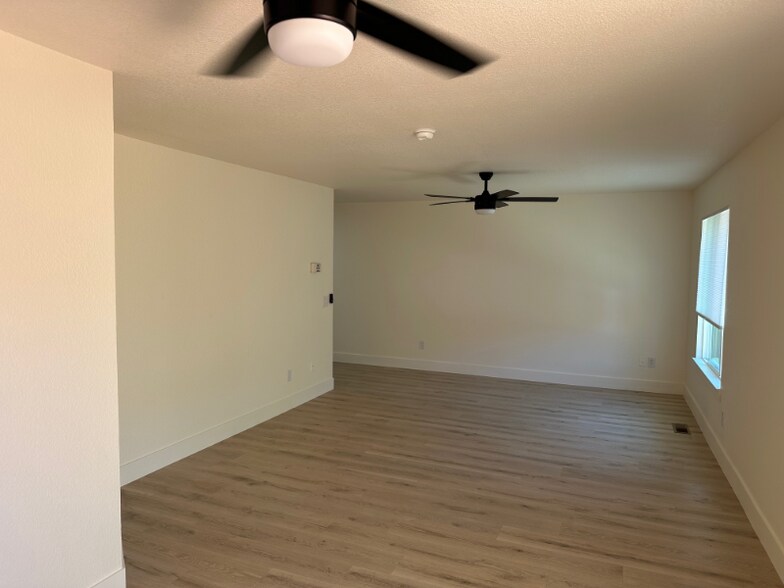 Building Photo - 805 Wagon Dr