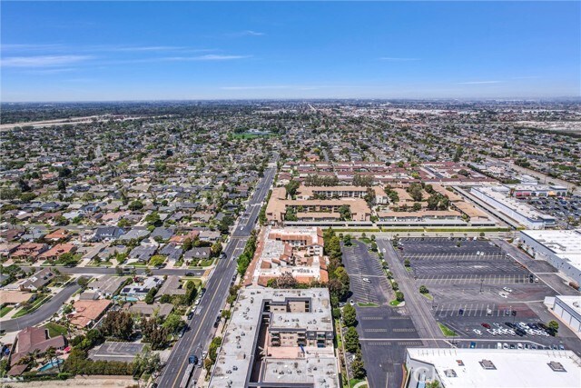 Building Photo - 12400 Montecito Rd