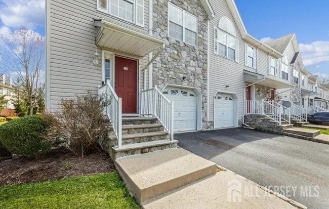 Primary Photo - 32 Edith Dr