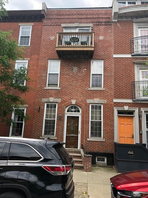 Building Photo - 2144 Christian St