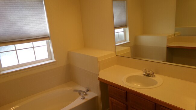 Building Photo - 217 Rock Bridge Ln