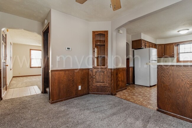 Building Photo - 3 Bedroom / 1.5 Bathroom Home | 60th & Center