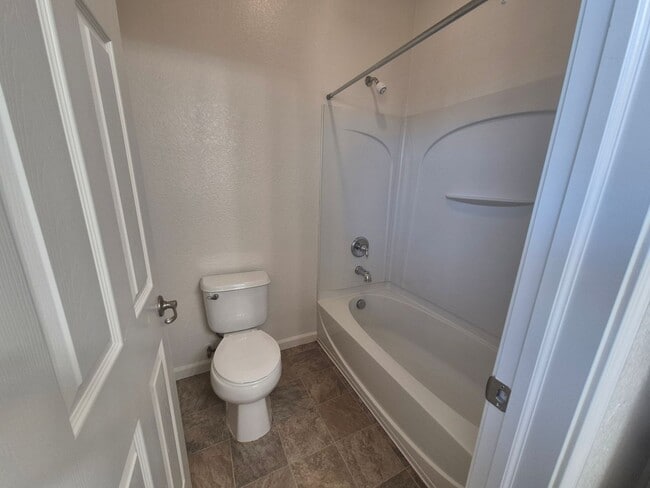 Building Photo - Spacious Four Bedroom, Three Bath Home in ...