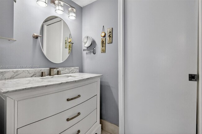 Building Photo - 13100 SW 11th Ct