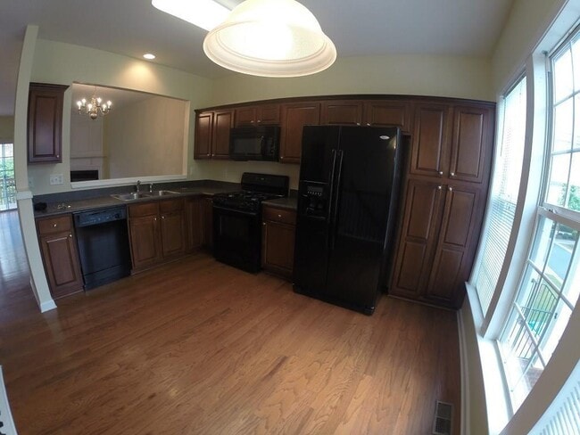 Building Photo - 1332 Thornborough Dr