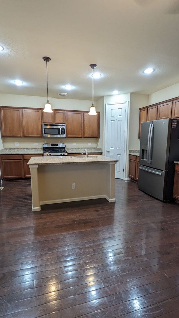 Building Photo - SPACIOUS RANCHER WITH FINISHED BASEMENT ON...