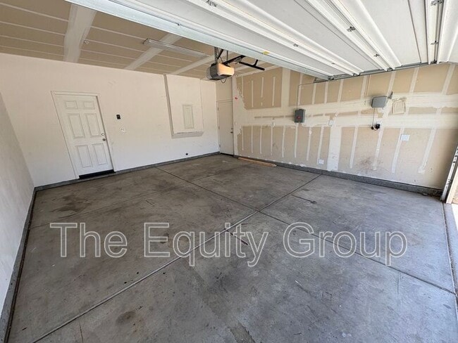 Building Photo - 918 W Sedona Ave