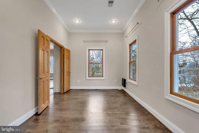 Building Photo - 6415 Bradley Blvd