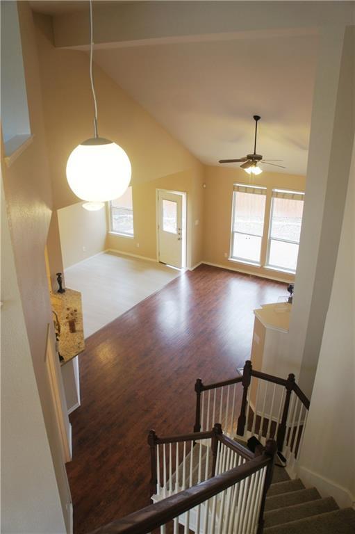Building Photo - 13632 Campesina Dr