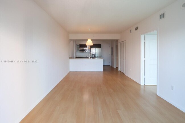 Building Photo - 333 NE 24th St