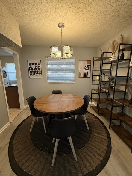 dining room - 16 Reid St