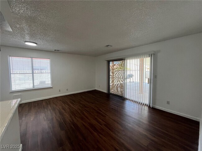 Building Photo - 2908 Gentilly Ln