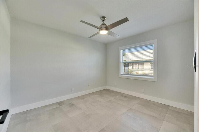 Building Photo - 1025 Apollo Beach Blvd
