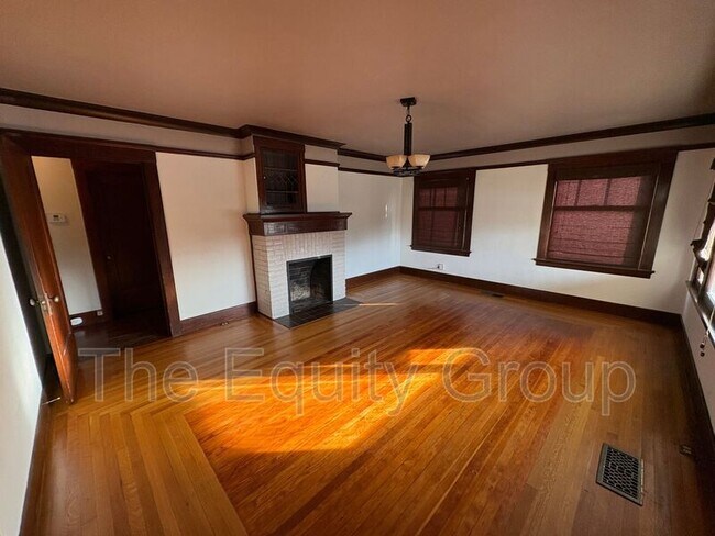 Building Photo - 820 S Court St