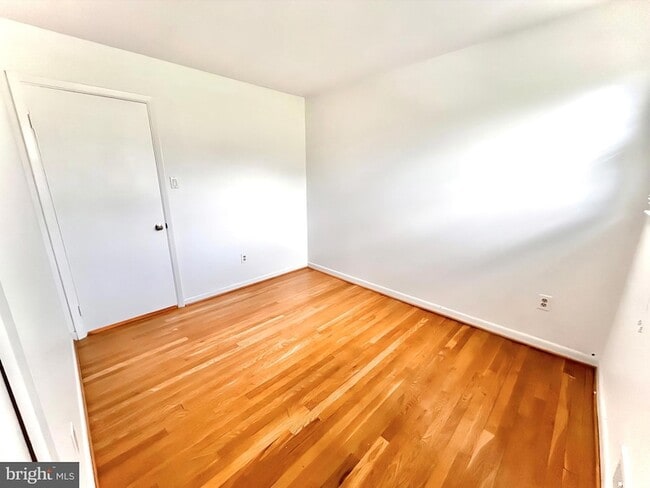 Building Photo - 10202 McGovern Dr