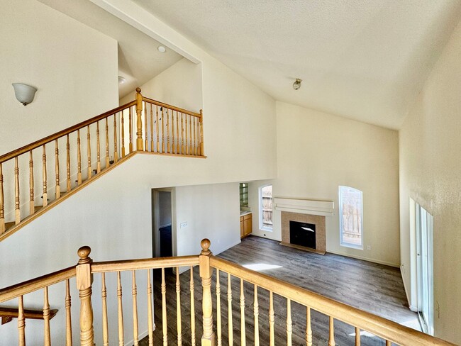 Building Photo - REDUCED!!! 4 Bedroom, 3 Bath Tri-Level Hom...