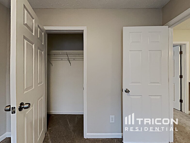 Building Photo - 1454 Glenfield Dr