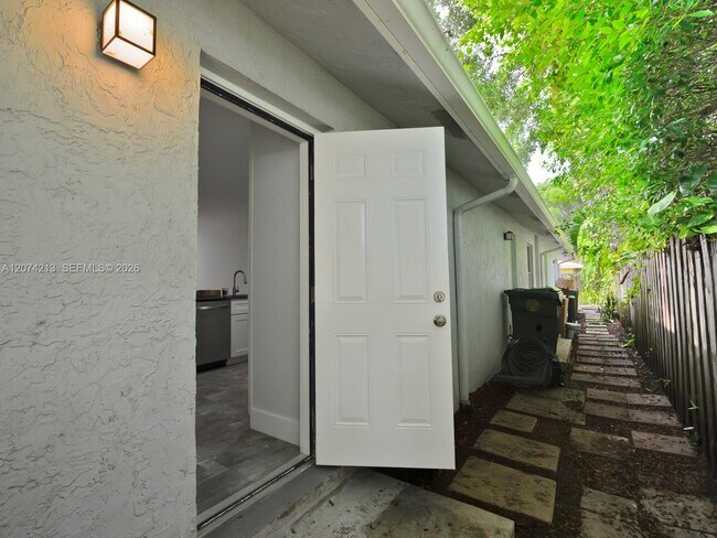 Building Photo - 241 NW 40th St