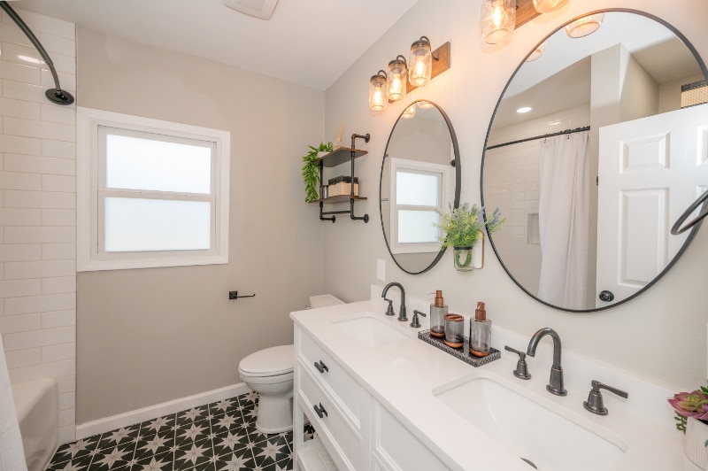 Building Photo - 611 W Houston St