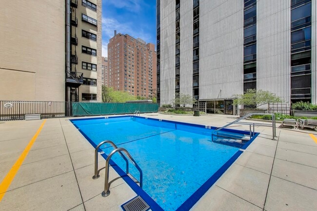 Building Photo - 1310 N Ritchie Ct