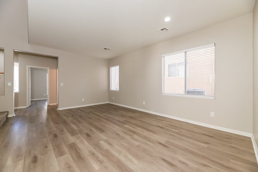 Building Photo - 10843 Colour Magic St