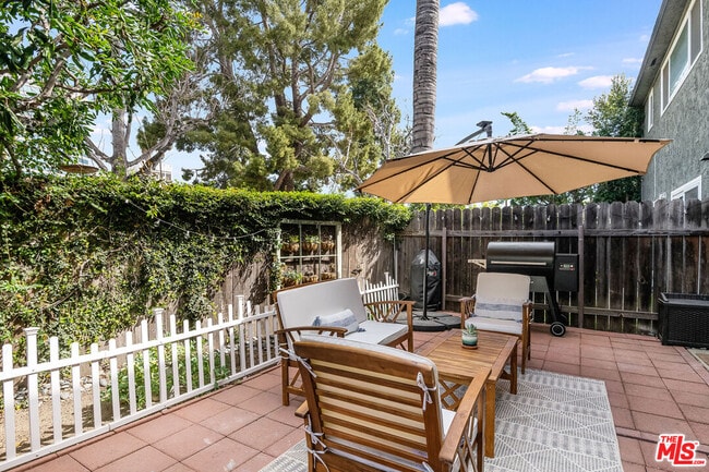 Building Photo - 4443 Saugus Ave