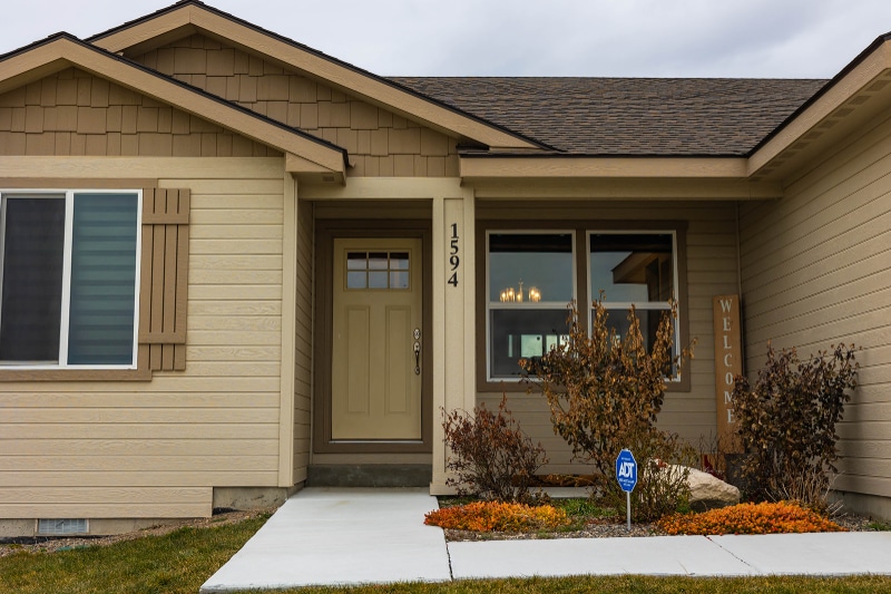 Building Photo - 1594 NE Cinder Loop