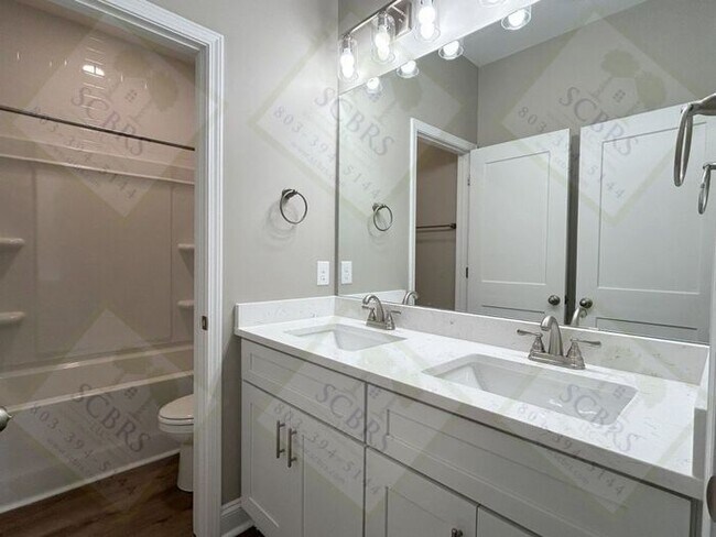 Building Photo - Modern 6-bedroom, 5-bath homes Just 8 Bloc...