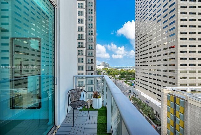 Building Photo - 300 S Biscayne Blvd