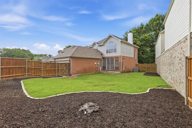 Building Photo - 3221 Corning Dr