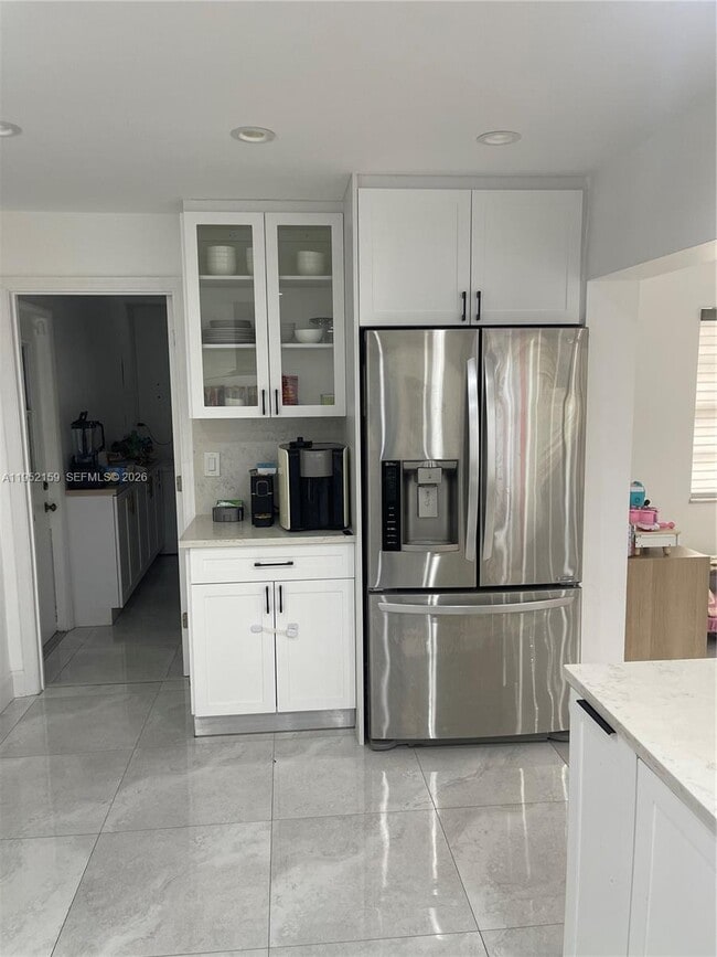 Building Photo - 10153 SW 51st St