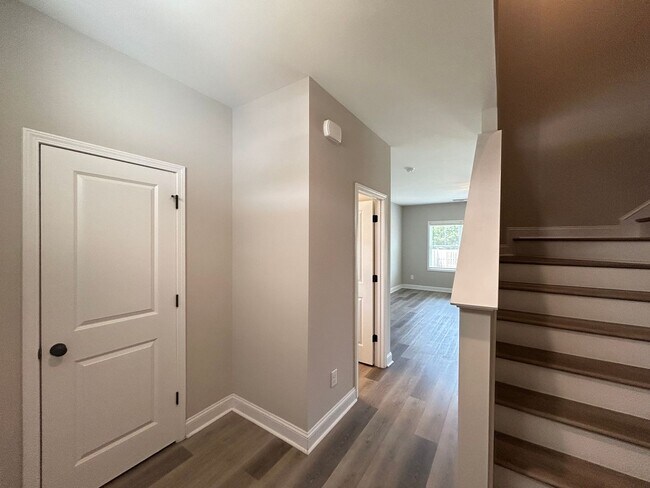 Building Photo - The Landing at Lewis Creek | 4 bedrooms, 2.5 baths