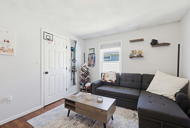 Building Photo - 48 Calumet St