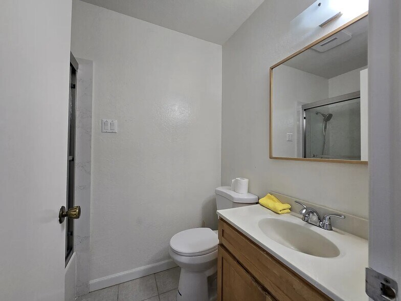 Building Photo - 14583 Doolittle Dr