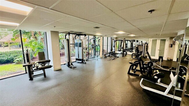 Building Photo - 540 Brickell Key Dr