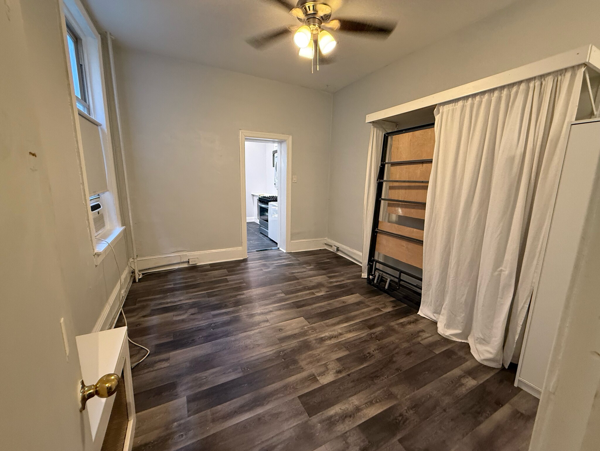 Building Photo - 828 Corinthian Ave