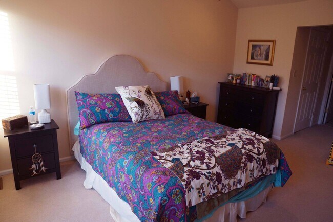 Building Photo - 402 Bollen Ct