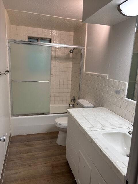 Building Photo - 2122 Orchard Dr