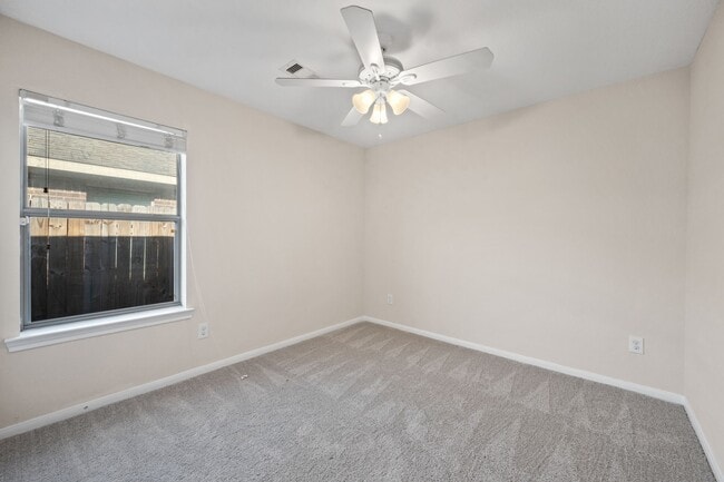 Building Photo - 3027 Lockeridge Village Dr