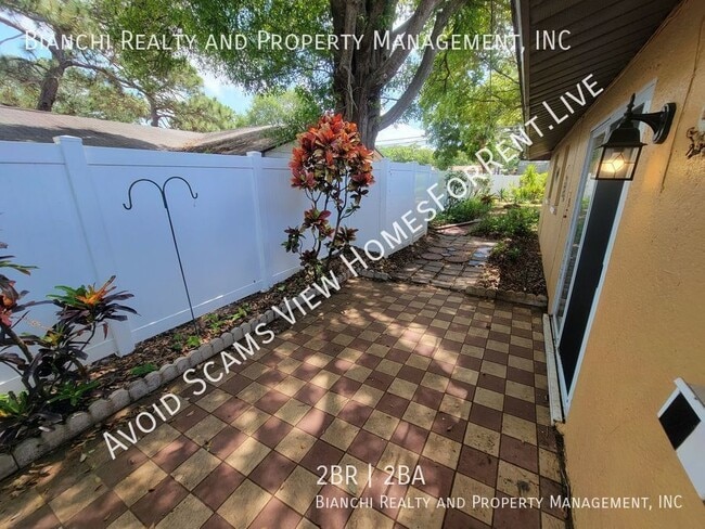 Building Photo - 501 Lake Palms Dr