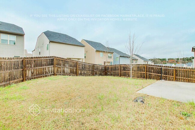 Building Photo - 3941 Lake Manor Way
