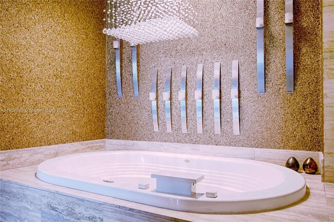 Building Photo - 15901 Collins Ave