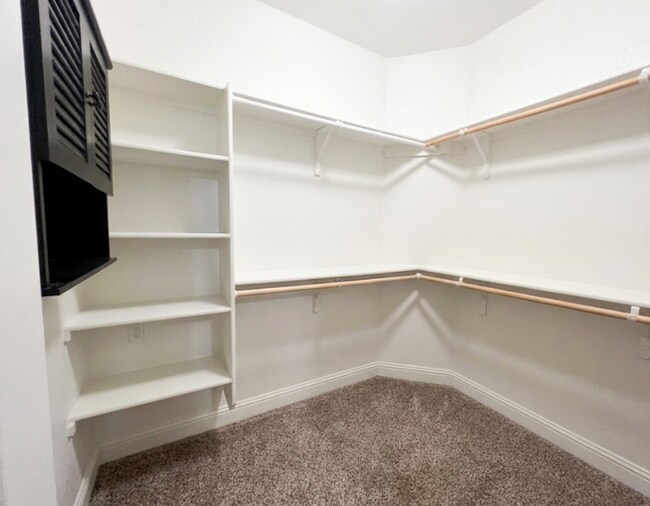 Building Photo - AVAILABLE NOW; APPLY AT OUR WEBSITE TODAY!!