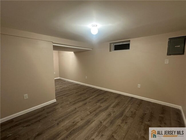 Building Photo - 30 Carpenter Pl